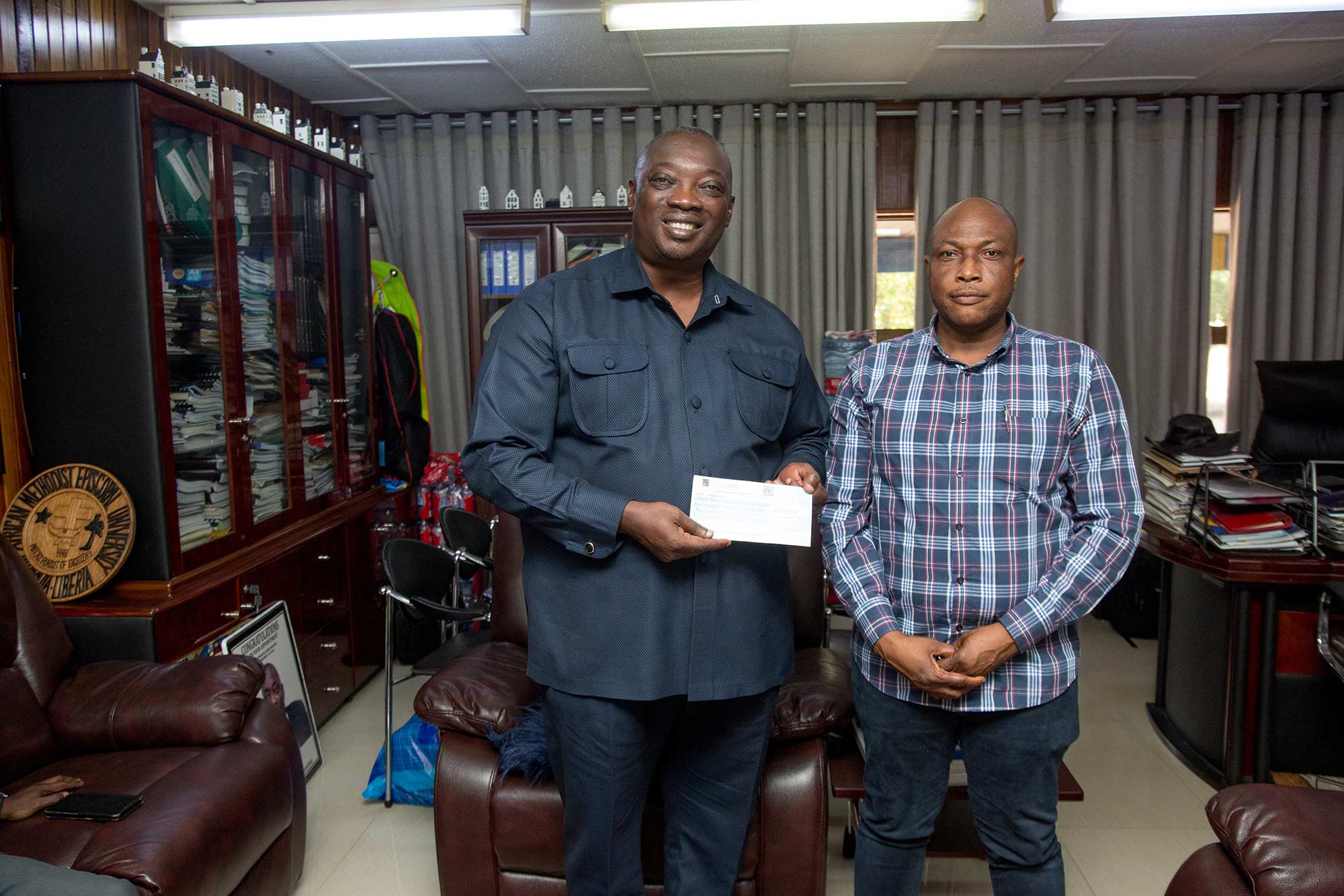 NNF_Esquire_Ltd_donates_cheque_to_support_GCTU_CITSET_Lab